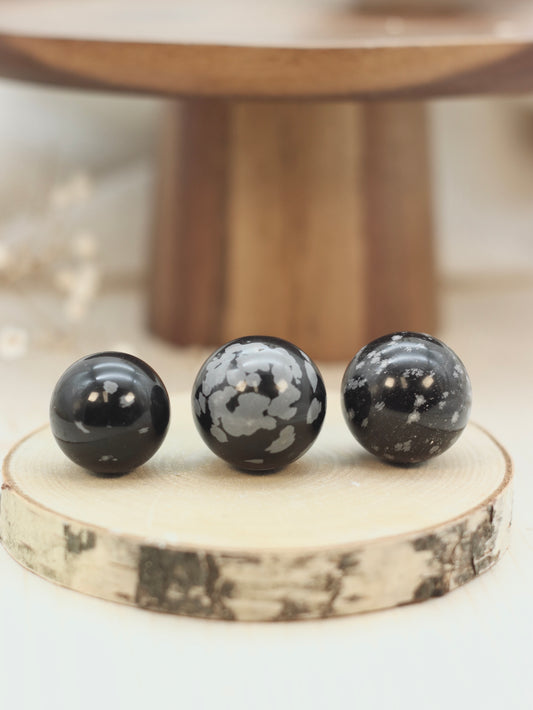 Schneeflocken Obsidian Kugeln